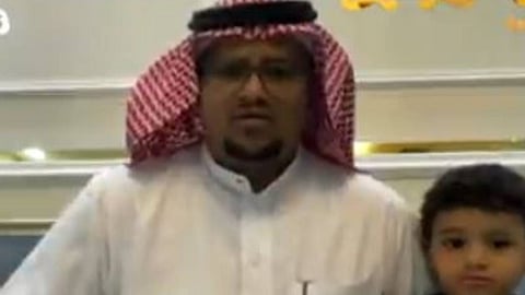 بالفيديو.. مواطن يروي تفاصيل هجوم القرود الشرسة على طفله بالمخواة