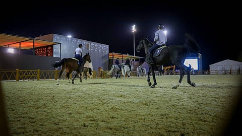 3 سعوديين وقطري وأردني أبطال اليوم الأول من «جولات الرياض» لقفز الحواجز