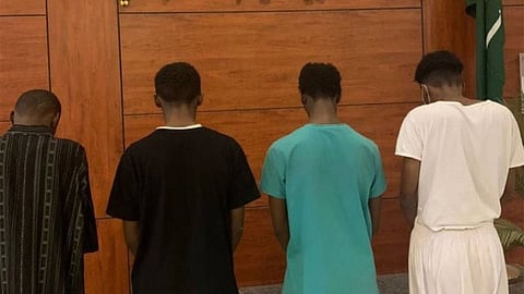 ضبط 4 مواطنين في الرياض أعدوا موقعًا لإيواء مخالفي أمن الحدود.. وهذه العقوبات تنتظرهم