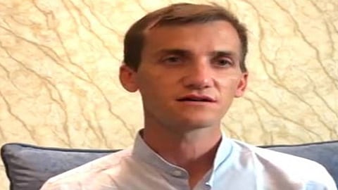 أستاذ تاريخ في جامعة السوربون يزور نجران.. شاهد ماذا قال؟