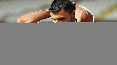 برشلونة يكشف رسميًا موقف أجويرو من اعتزال كرة القدم بسبب «القلب»