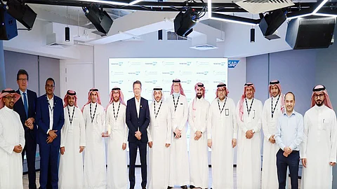 «السعودية للكهرباء» تفوز بجائزة أفضل شركة بالشرق الأوسط وشمال أفريقيا في تطبيق الحلول السحابية