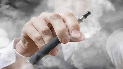 استشاري: كل أنواع التدخين حتى السيجارة الإلكترونية تؤثر سلبًا على القدرة والرغبة الجنسية