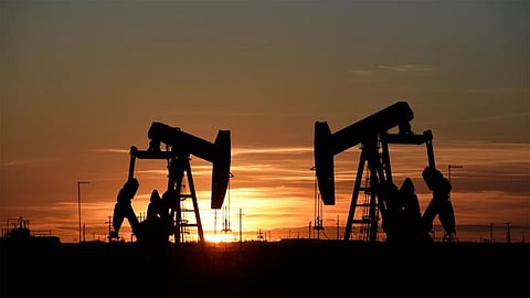 ارتفاع حادّ لأسعار النفط وسط تزايد المخاوف بشأن الطلب