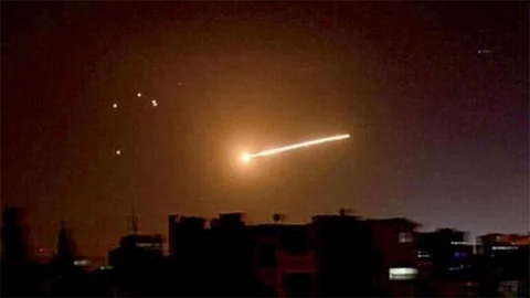سوريا تعلن التصدي لضربة جوية إسرائيلية في سماء مدينة حمص