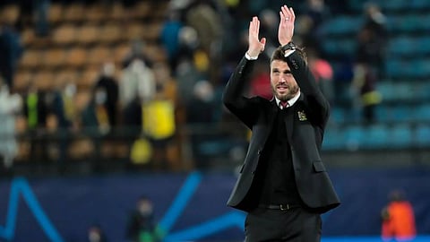 كاريك يقود مانشستر يونايتد في اختبار صعب أمام تشيلسي