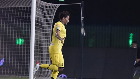 هدّاف التعاون يُطارد جوميز على رقم استثنائي في دوري المحترفين