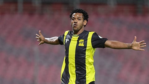 «الاتحاد» يعلن تجديد عقد محترفه البرازيلي رومارينهو حتى 2024