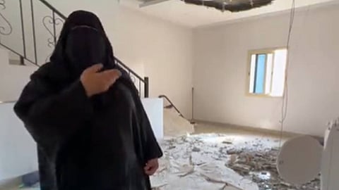 مواطنة تروي معاناتها مع «فلل الكراتين»