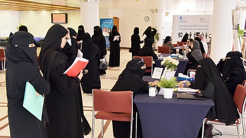 تمكين المرأة بالمملكة.. موظفات «العدل» تقدمن 3 ملايين خدمة في عام
