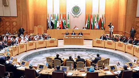 البرلمان العربي يدين الهجوم الحوثي الإرهابي على ميناء الحديدة جنوب البحر الأحمر
