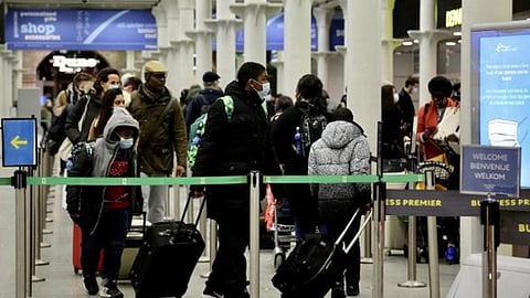 «مكافحة الأمراض» الأمريكي يوصي شركات الطيران بمنع المسافرين من 8 دول أفريقية