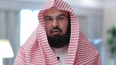 بعد اكتشاف أول إصابة بأوميكرون.. «السديس» يوجه بتكثيف الإجراءات الصحية بالحرمين