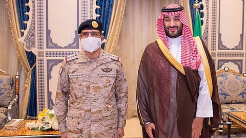 ولي العهد يقلد «الأزيمع» رتبته الجديدة فريق أول ركن بعد ترقيته وتعيينه قائداً للقوات المشتركة