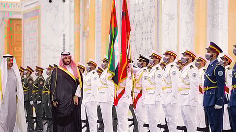 بالصور.. ولي العهد ومحمد بن زايد يؤكدان أهمية تفعيل العمل الخليجي والعربي المشترك