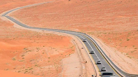 الجدعان: الطريق البري بين المملكة وعُمان يدعم التبادل التجاري ويعزز العلاقات الاقتصادية