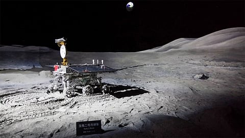 رئيس «فلكية جدة» يكشف تفاصيل ظهور جسم غامض على سطح القمر