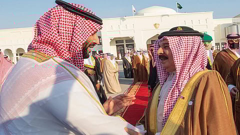 بعد زيارة رسمية.. ولي العهد يبعث برقية شكر لملك البحرين