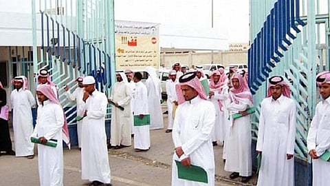 «الدفاع» تفتح باب التقديم في برنامج «فخور لتطوير الخريجين»