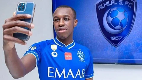 3 سيناريوهات لأزمة سعود عبدالحميد بين الهلال والاتحاد