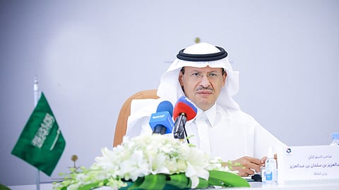 الأمير عبدالعزيز بن سلمان يحذر من حملات تشويش تستهدف قطاع الطاقة في المملكة