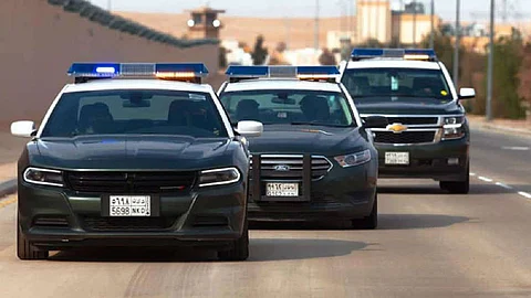 القبض على مواطنيّن ظهرا في مقطع فيديو متداول يحوي مضامين مسيئة ومنافية للآداب العامة