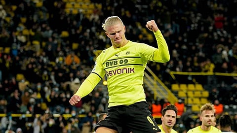 تقارير إسبانية: رايولا يخفّض عمولته ليقرب هالاند من برشلونة