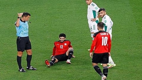 الأهلي المصري يكشف آخر تطورات إصابة مدافع الفراعنة