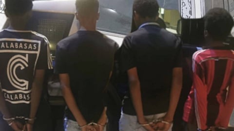 ضبط تشكيل عصابي لسرقة السيارات في حالة التشغيل بمكة