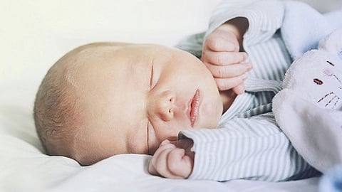 الضمان الصحي: تكاليف معالجة المواليد الجدد مشمولة على وثيقة الأم لهذه المدة