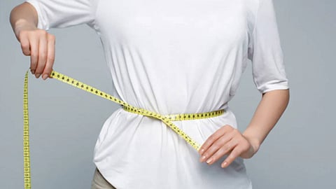 كيف يكون الشتاء فرصة لإنقاص الوزن؟ استشاري يوضح