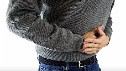 بكتيريا تهاجم الجهاز الهضمي تسبب آلاما مبرحة.. إليك الأعراض وطرق الوقاية