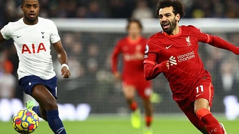 ليفربول يتعادل مع توتنهام ويهدر نقطتين في سباق صدارة الدوري الإنجليزي