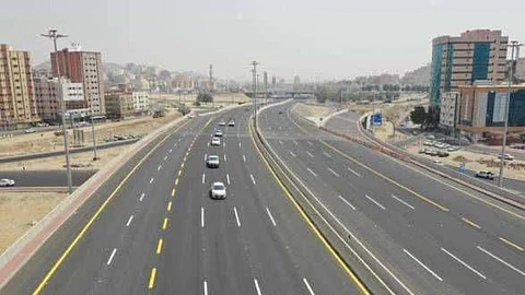 تنبيهان لمستخدمي الطريق السريع من المدينة إلى مكة وينبع