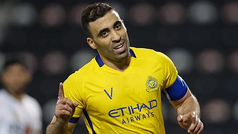 الكشف عن السر وراء قيام النصر بفسخ عقد عبدالرزاق حمد الله