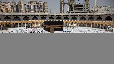 «وزارة الحج» تذكر بإمكانية إلغاء وتعديل تصاريح مواعيد العمرة والصلاة والزيارة