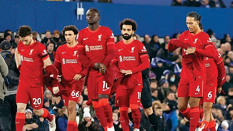 نجم ليفربول ينتقد الدوري الإنجليزي لهذ السبب