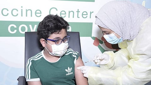 هل تختلف جرعة تحصين الأطفال ضد كورونا عن الكبار؟ أخصائية تجيب