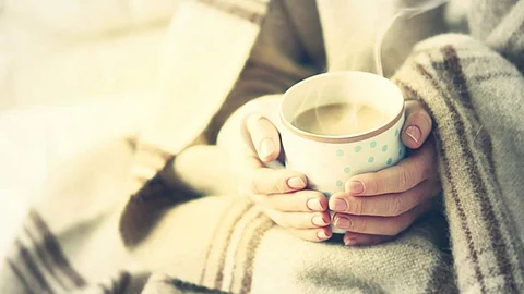 بالفيديو.. «أخصائية» تحذر من أضرار مشروبات الشتاء الساخنة على فئة من المرضى