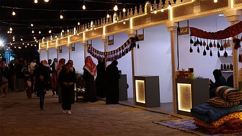 بالصور.. «درب زبيدة» يواصل فعالياته الترفيهية والفنية وسط حضور لافت