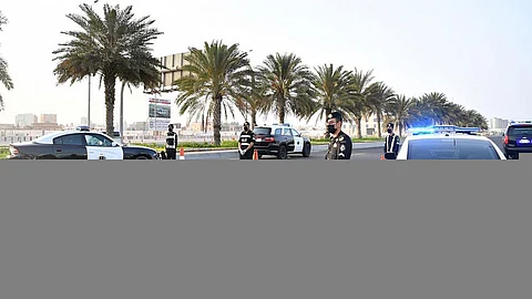 القبض على شخص لنقله مخالفين لنظام أمن الحدود بمركبته في جازان
