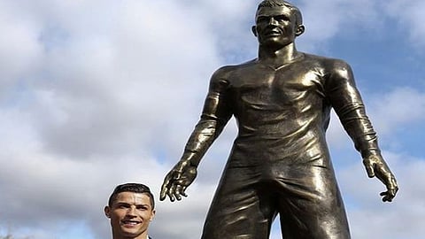 تمثال كريستيانو رونالدو يثير موجة من الجدل في دولة آسيوية