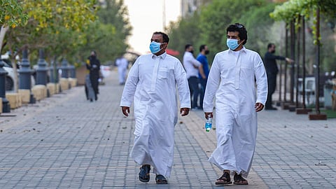 استشاري الأمراض المعدية: العودة إلى الإجراءات الاحترازية مؤشر على وجود «قلق» من انتشار كورونا