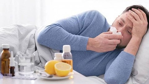 «استشارى أمراض معدية» يعلق على ظهور الإصابة المزدوجة بكورونا والإنفلونزا