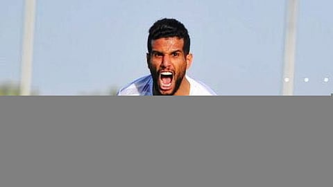 بالفيديو.. لاعب الطائي يطالب جماهير ناديه بالتوقف عن التشجيع لهذا السبب