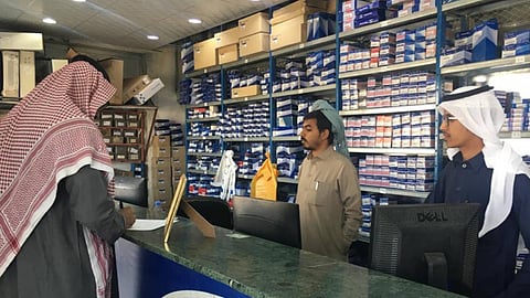 لجنة التوطين في إمارة الرياض تضبط 377 مخالفة خلال شهرين