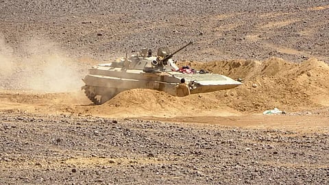 قتلى وجرحى بصفوف ميليشيا الحوثي في قصف للجيش اليمني