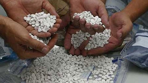 القبض على مواطن لحيازته 41 ألف قرص إمفيتامين مخدِّر في محافظة الوجه