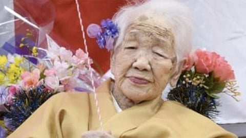 عمرها 119 عامًا.. أكبر معمرة في العالم تحتفل بعيد ميلادها