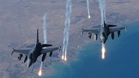 دمر 19 آلية وقتل مئات الإرهابيين.. «التحالف» يعلن حصيلة عملياته اليوم ضد الميليشيا في شبوة ومأرب